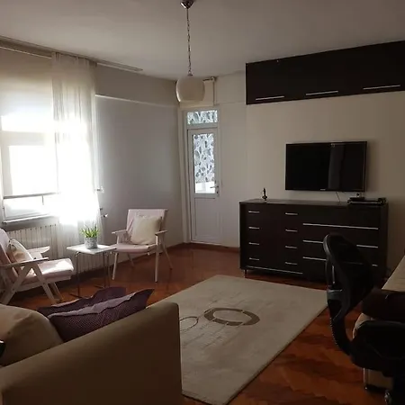 15 Min To Saw Airport + 5 Min To Metro Apartment Istanbul