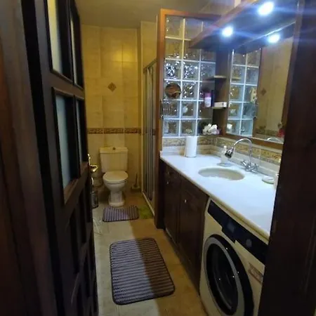 Apartment 15 Min To Saw Airport + 5 Min To Metro Istanbul